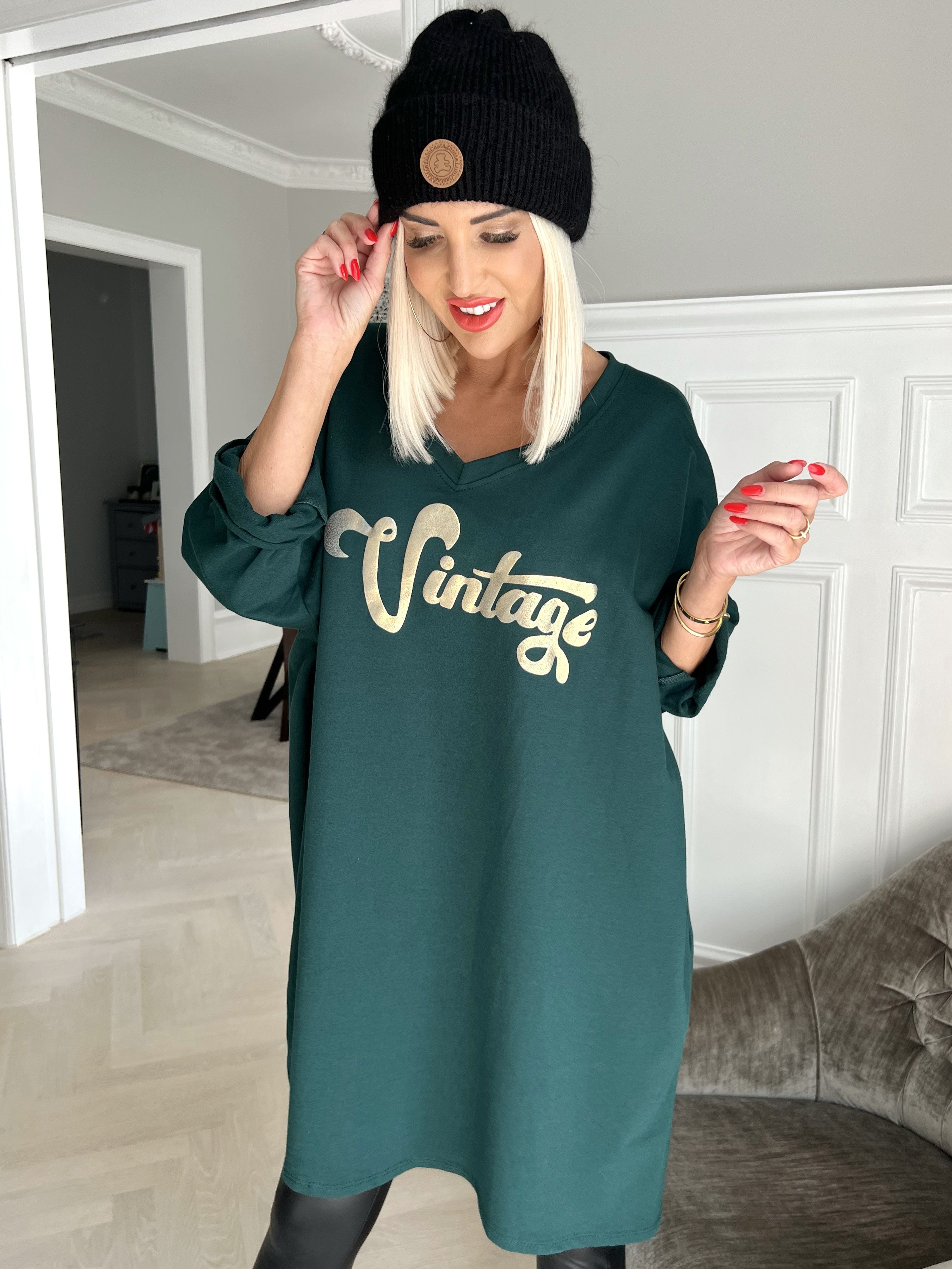 Liana - Joggingkjole med guldskrift